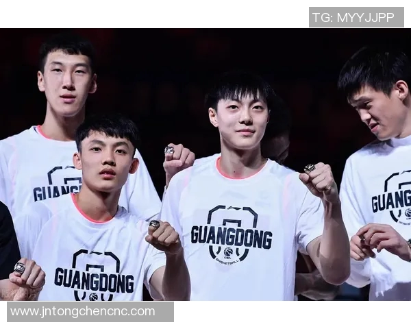 徐杰:从青涩少年到篮球场上的璀璨明星之路揭秘